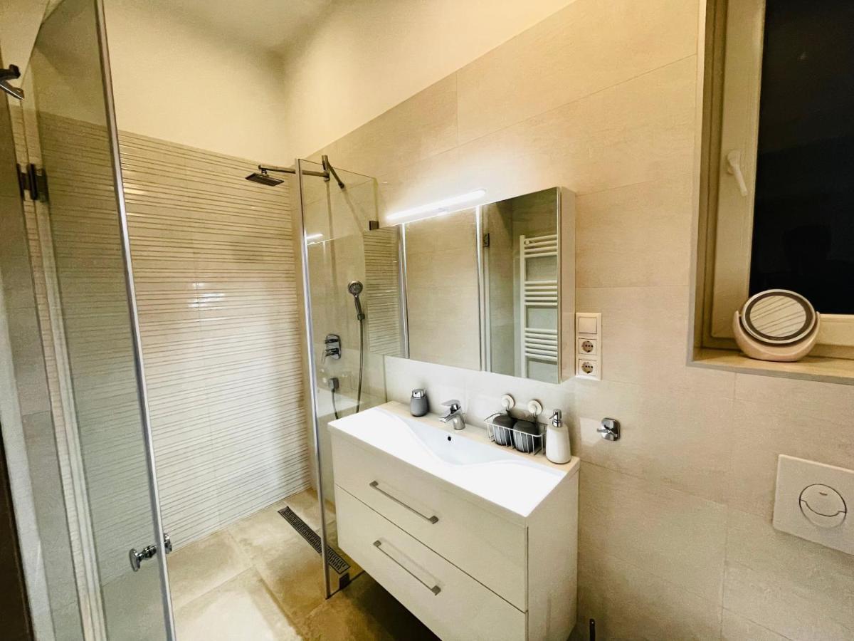 Podmaniczky Deluxe Apartment بودابست المظهر الخارجي الصورة